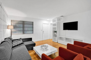 Biscayne deluxe unit 2br2bath free parking garden and BBQ